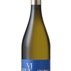 Fles wijn van Vivera, de Etna Bianco een heerlijke wijn van de carricante druif, komt van de Etna. Heerlijk Italiaanse wijn, Siciliaanse wijn