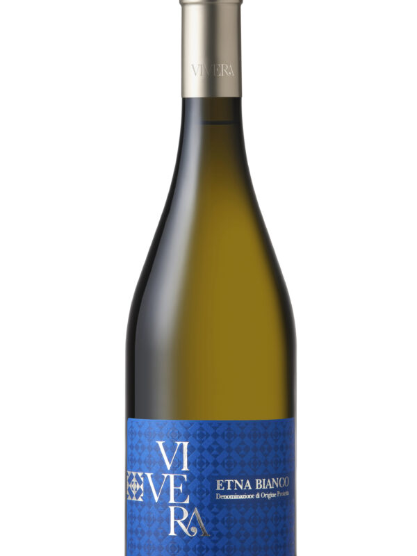Fles wijn van Vivera, de Etna Bianco een heerlijke wijn van de carricante druif, komt van de Etna. Heerlijk Italiaanse wijn, Siciliaanse wijn